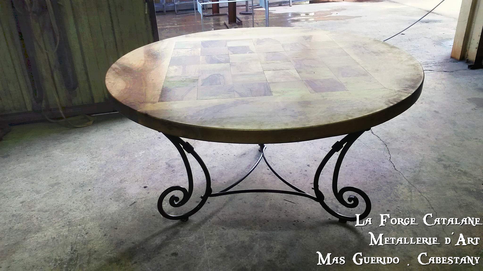 piettement table travail chaud 3 pieds.jpg